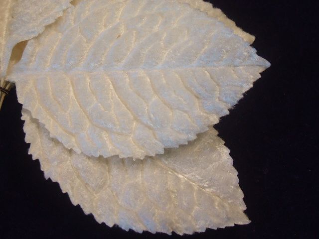 Vintage Millinery Flower Large Velvet Leaves Y19 Ivory  