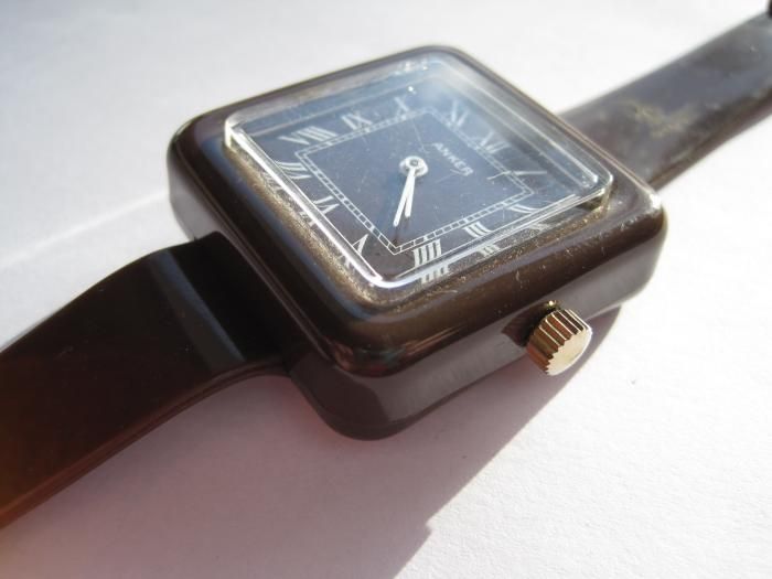 Anker brown square case 70s watch runs and keeps time  