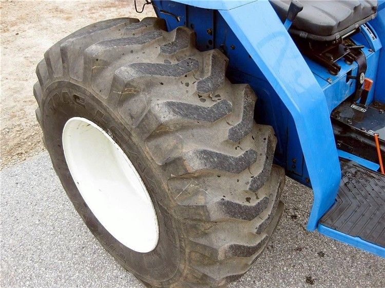 2005 New Holland TC30 Tractor w/ 110TL Loader Stock #U0002544  