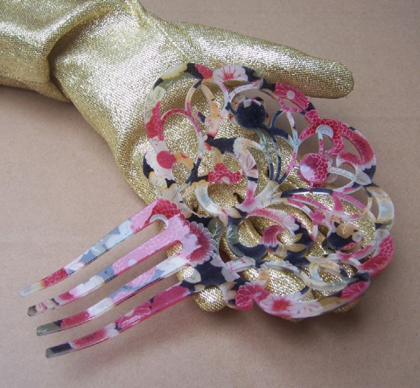 SPANISH MANTILLA STYLE VINTAGE HAIR COMB IN A PRETTY FLORAL PATTERN