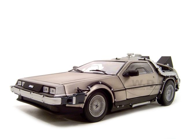 BACK TO THE FUTURE I DE LOREAN 118 DIECAST MODEL CAR  