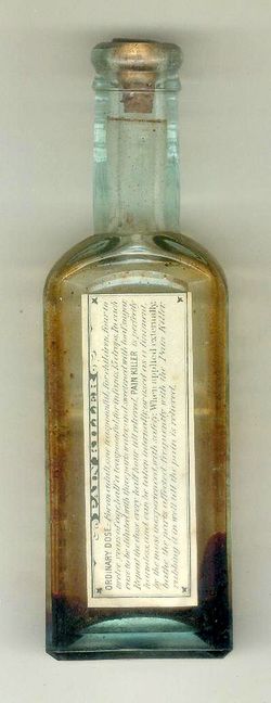 c1890 1900 PERRY DAVIS PAIN KILLER Bottle, Apothecary  