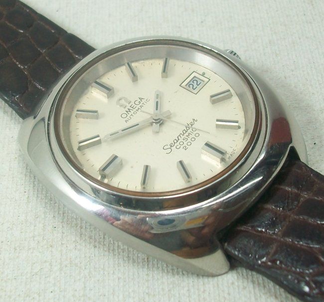   MILITARY STYLE AUTOMATIC DIVER WRISTWATCH 2542PC CALIBRE 1960  