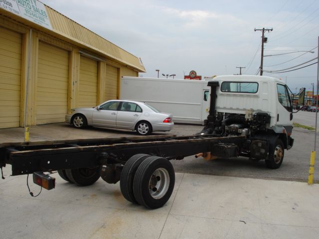   Fuso FH Cab and Chassis 2004 Mitsubishi Fuso FH Cab and Chassis  