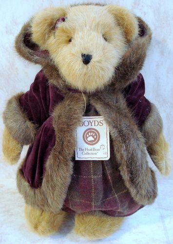 BOYDS BEARS Vivian Q Dickens PLUSH Holly BERRY 904220  