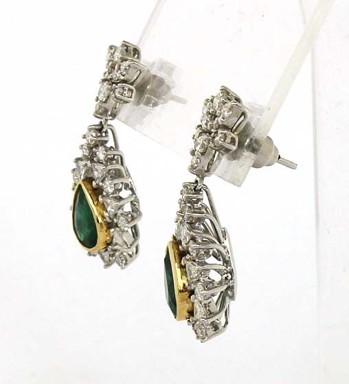 GORGEOUS 18K GOLD & 6.6 CTS DIAMONDS EMERALDS EARRINGS  