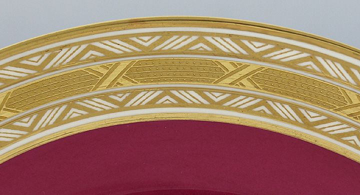 12 MINTONS 1927 CRIMSON & GILT DINNER SIZED PLATES  