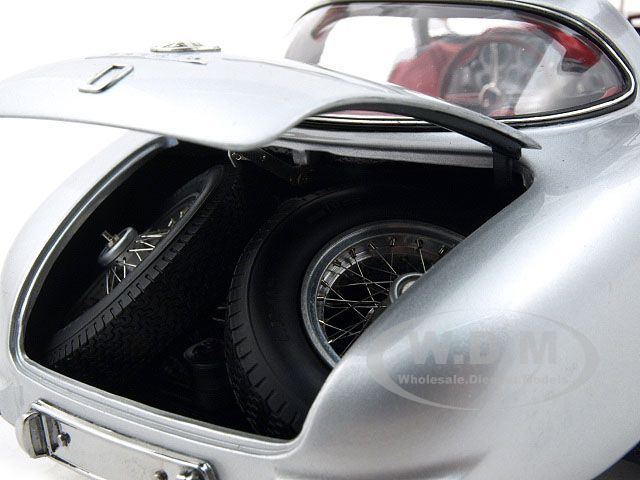 1955 MERCEDES SLR UNLENHAUT COUPE SILVER 1/18 CMC  