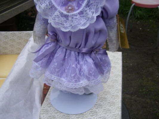 FRANKLIN MINT VIOLET FLOWER BRIDE MARYSE NICOLE DOLL  