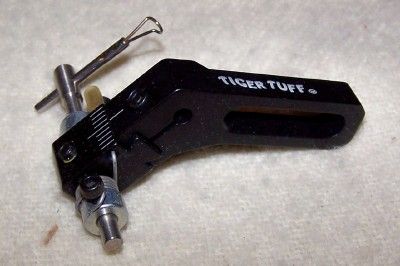 Tiger Tuff~Tuffy Hunter~Medium Speed Wire RH Arrow Rest  