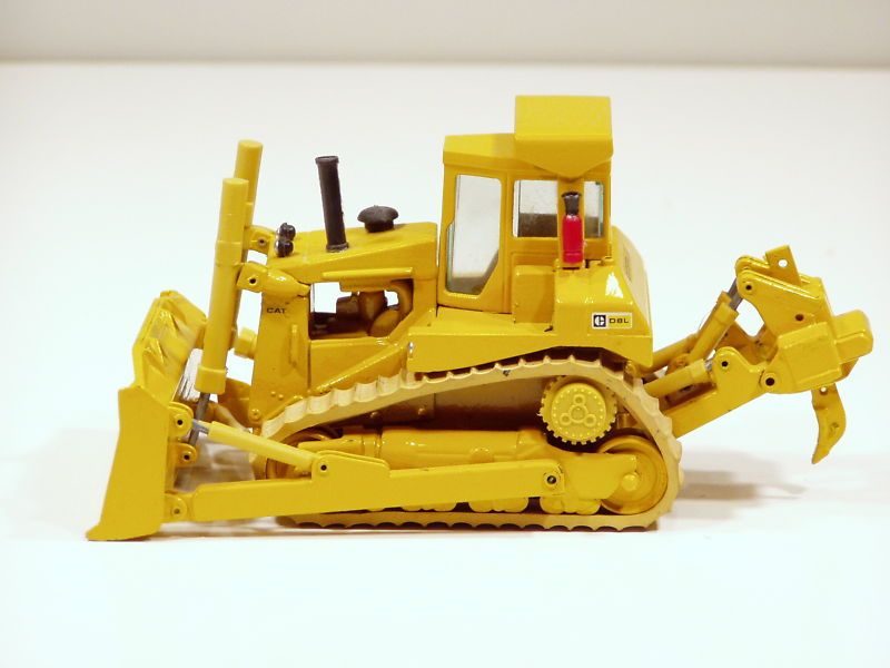 Caterpillar D8L Dozer   o/c   1/50   ARPRA #45  