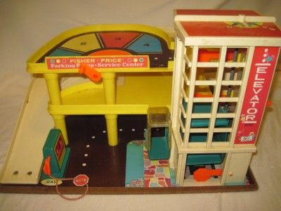 VINTAGE FISHER PRICE LITTLE PEOPLE GARAGE WITH CARS NEEDS TLC TOY LOT 