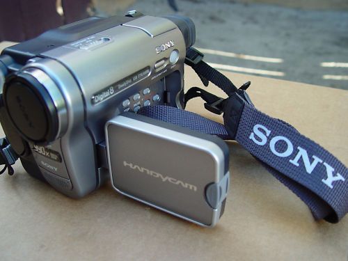 SONY DCR TRV280 Digital8 DIGITAL CAMCORDER MINT CON  