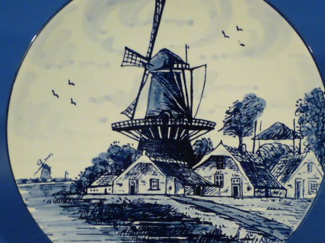 d551 Windmill and Farmhouse on 8¼ Delft Blue PLATE  