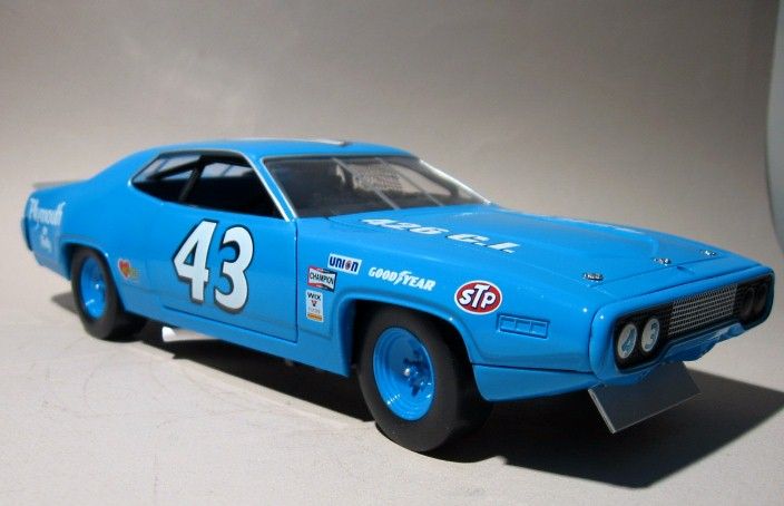 1971 Richard Petty Plymouth Roadrunner   118 NASCAR  