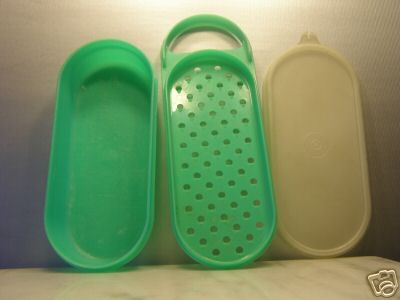 VINTAGE TUPPERWARE JADITE 3 PC.CHEESE GRATER  