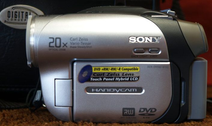 Sony Handycam DCR   DVD92 Camcorder & bag & tripod 0027242671836 