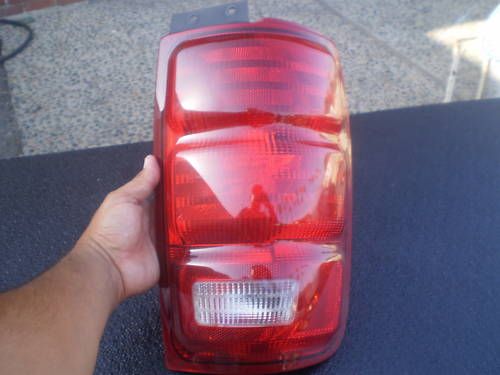 FORD EXPEDITION OEM R/H TAIL LIGHT 97 98 99 01 02  