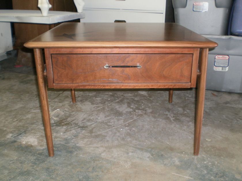 MID CENTURY MODERN LANE INLAID STAR BURST END TABLE  