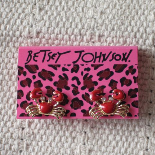   JOHNSON GOLDEN TONE ENAMEL LOVELY CRAB STUD EARRINGS GIFT FS  