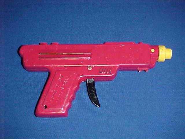 1950s WYANDOTTE METAL REPEATER WATER GUN PISTOL & BOX  