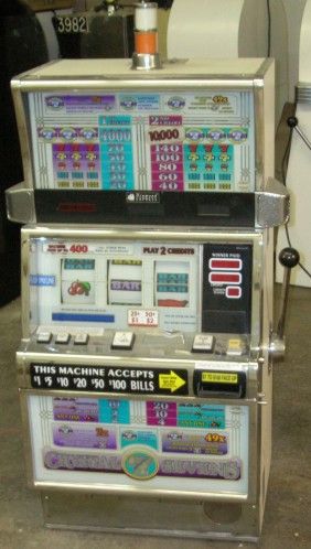 IGT CRYSTAL SEVEN SLOT MACHINE  